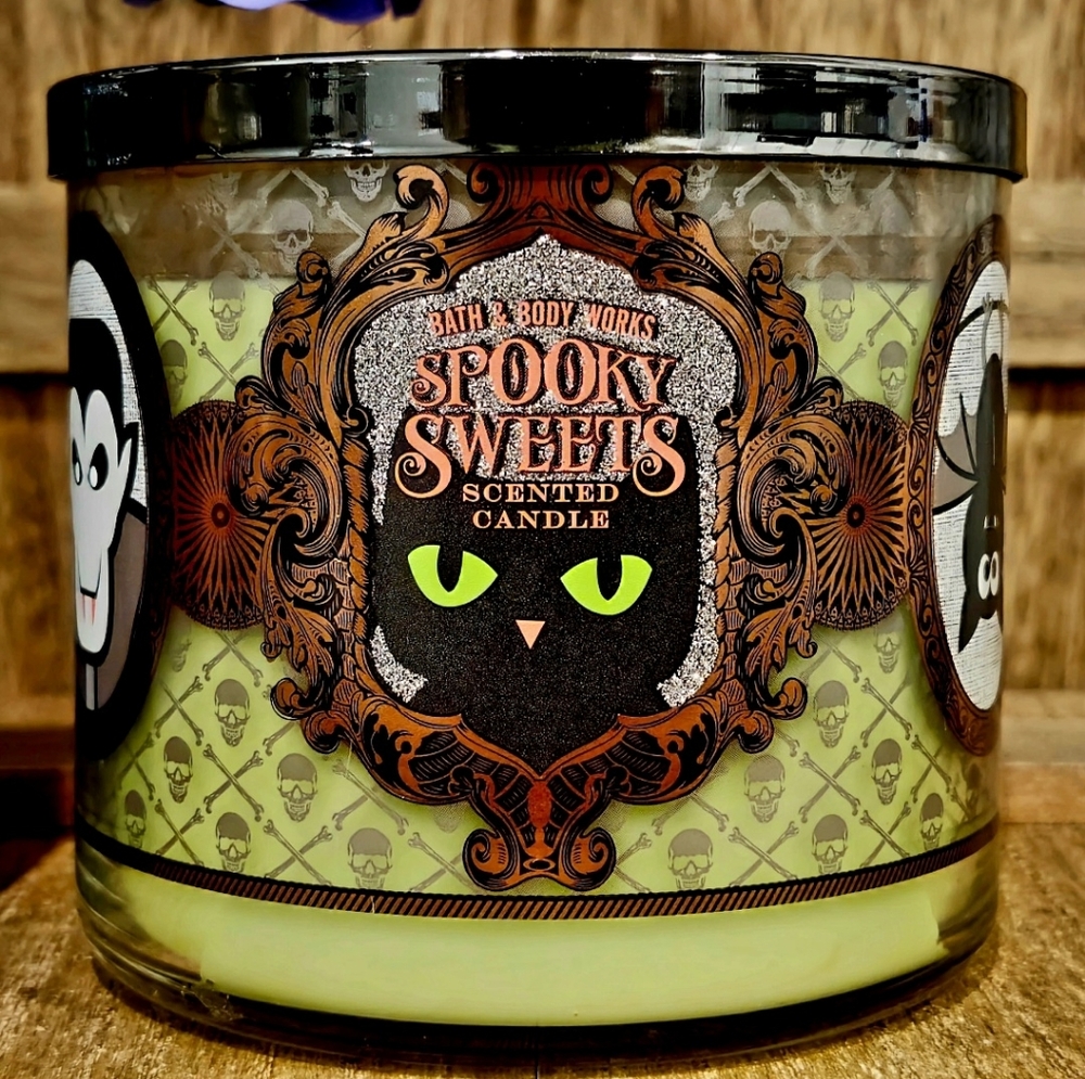 Bath & Body Works RARE Spooky Sweets Halloween Candle w/ Glitter Lid